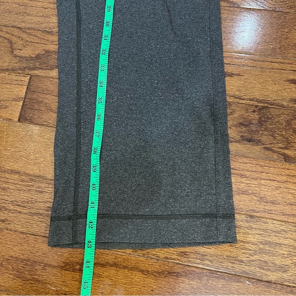 97. Men’s size large gray / grey athletic pants / sweatpants / sweats wide leg - Picture 8 of 11